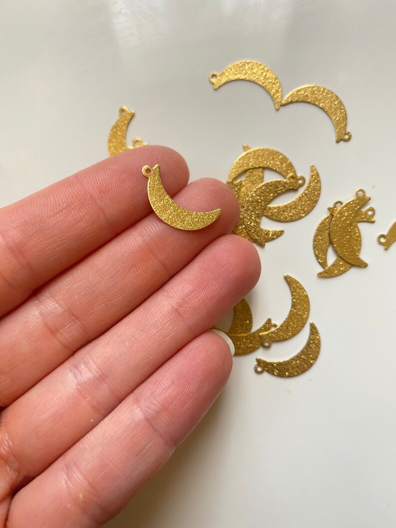 10 pcs Hollow Glittery Crescent moon Half moon Raw brass Pendant Charm Jewellery making Jewellery supplies Earrings making