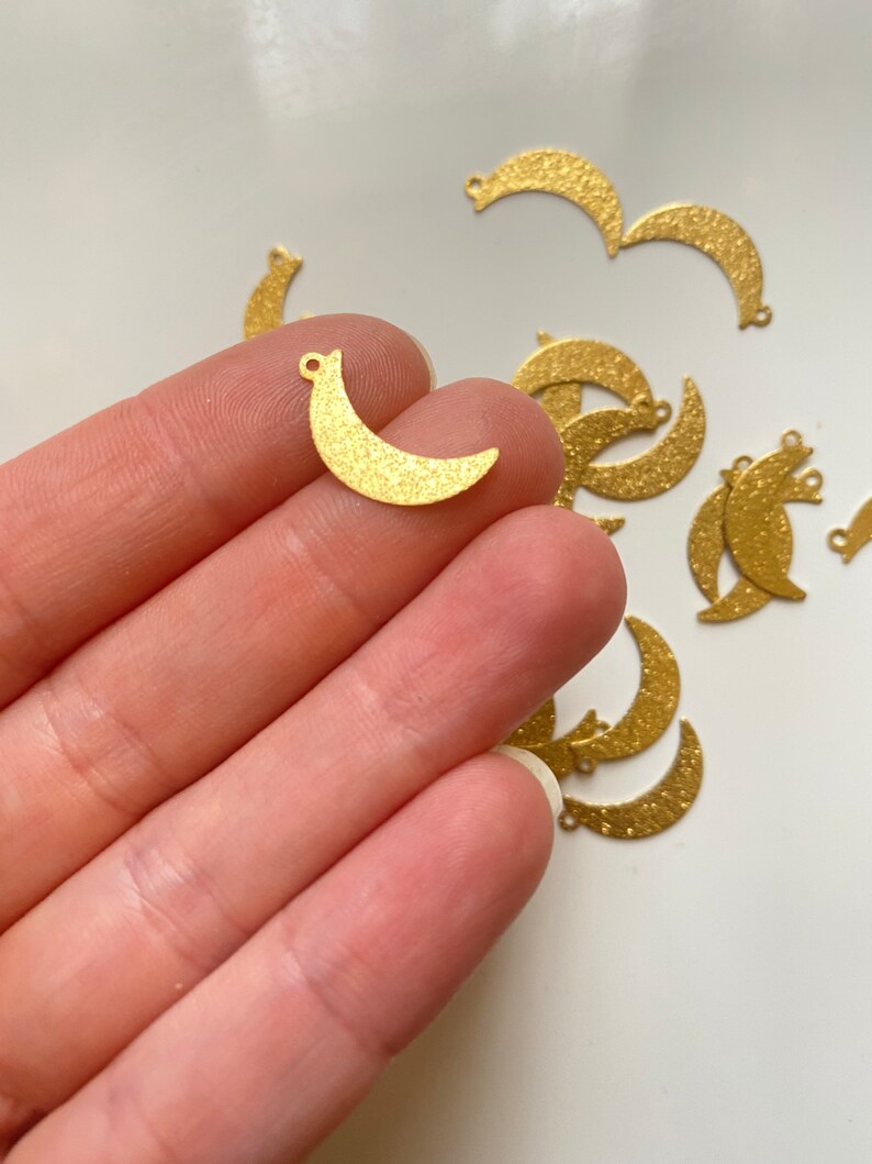 10 pcs Hollow Glittery Crescent moon Half moon Raw brass Pendant Charm Jewellery making Jewellery supplies Earrings making