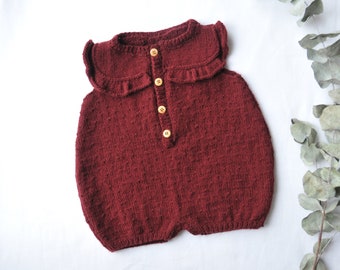 Combinaison à volants barboteuse - 0 à 18 mois - tricoté main en France - cadeau naissance - vêtement bébé