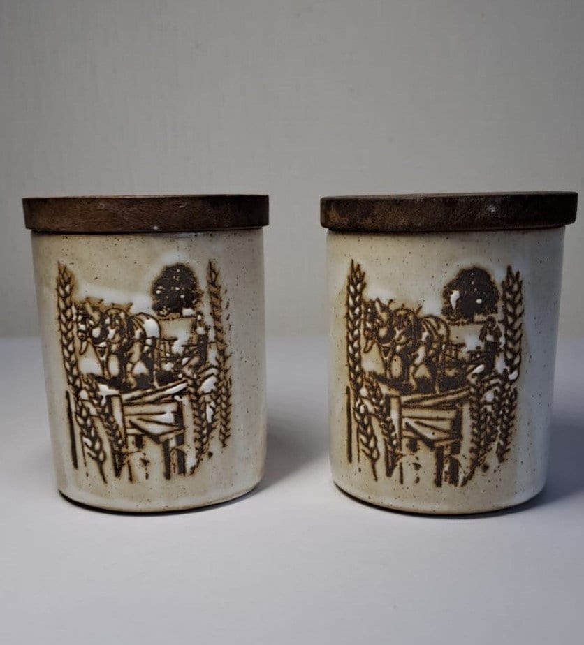 Petit Ensemble Sel Et Poivre En Céramique Noire Avec Plateau