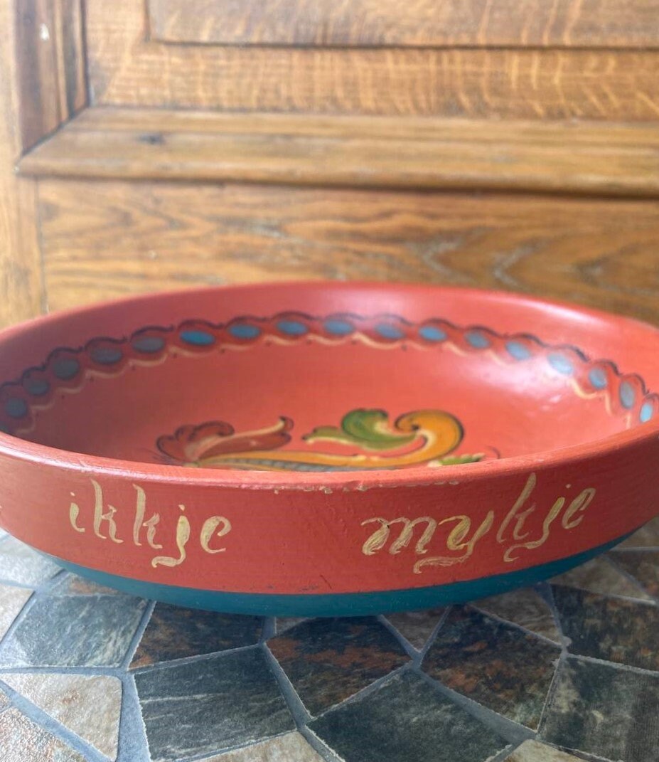 ノルウェー製のヴィンテージ木製ローズマリング手描き装飾ボウル