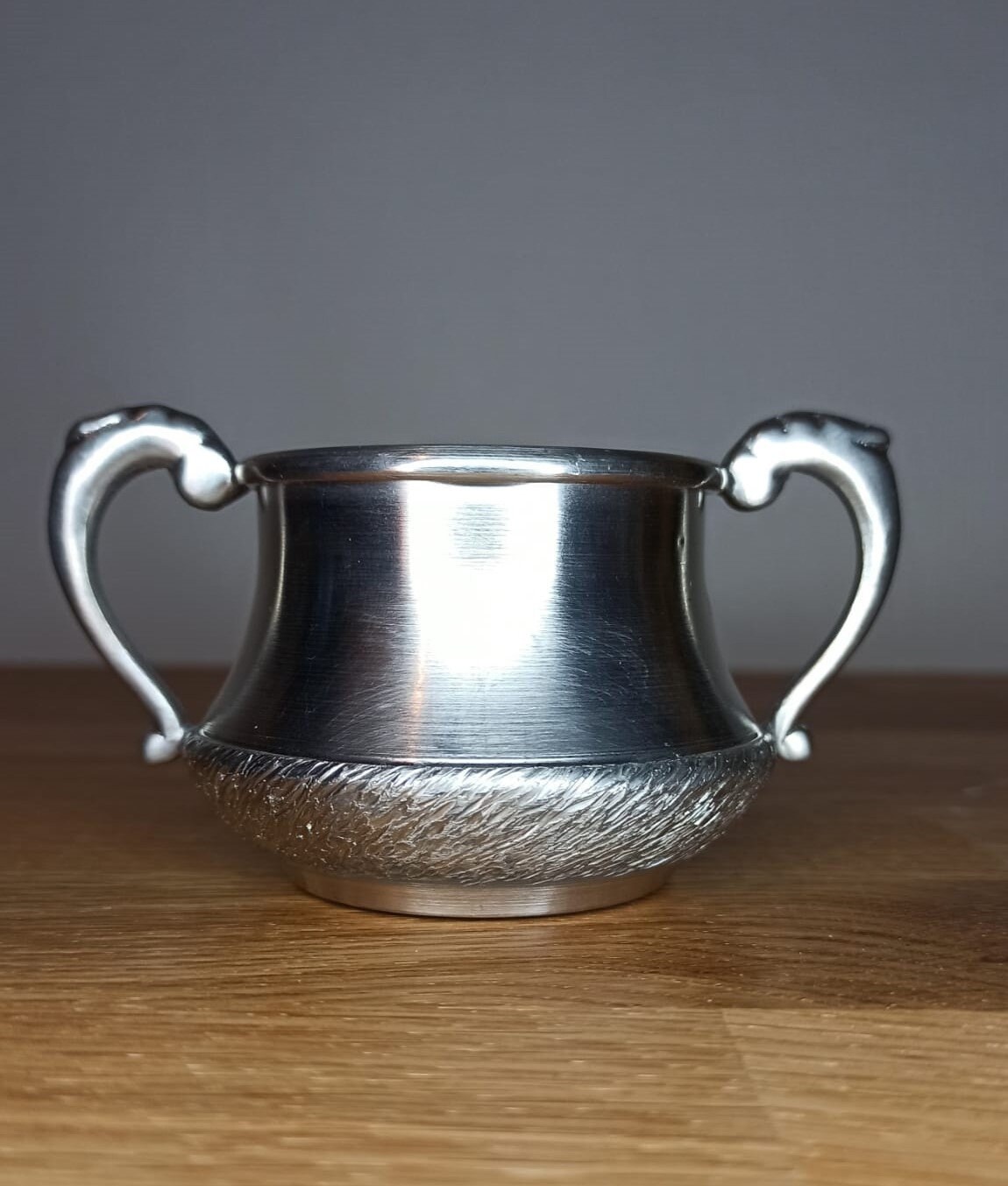 Mid century modern tiny pewter bowl, hand made by Holsen Tinn Norway, 2''. Signed.
