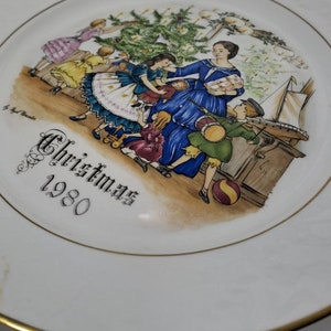 Vintage Royal Worcester Collectible Christmas Eve Plate 1980 in the Original Box, with Certificate, 2 from 4