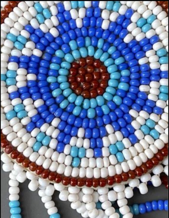 Native American beaded medallion - image 4