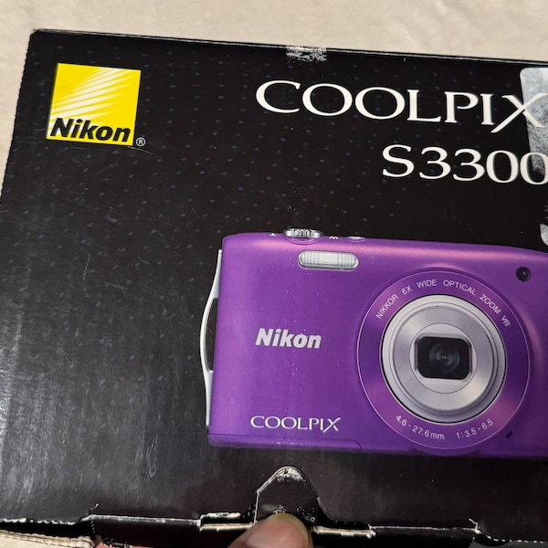 purple Nikon COOLPIX S3300 digital camera all original box and accessories