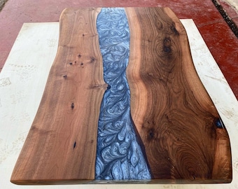 Mesa de comedor de epoxi gris metalizado de nogal personalizada - Borde vivo - Mesa de madera - Mesa de río - Mesa auxiliar de epoxi - Mesa de centro - 100 % HECHA A MANO