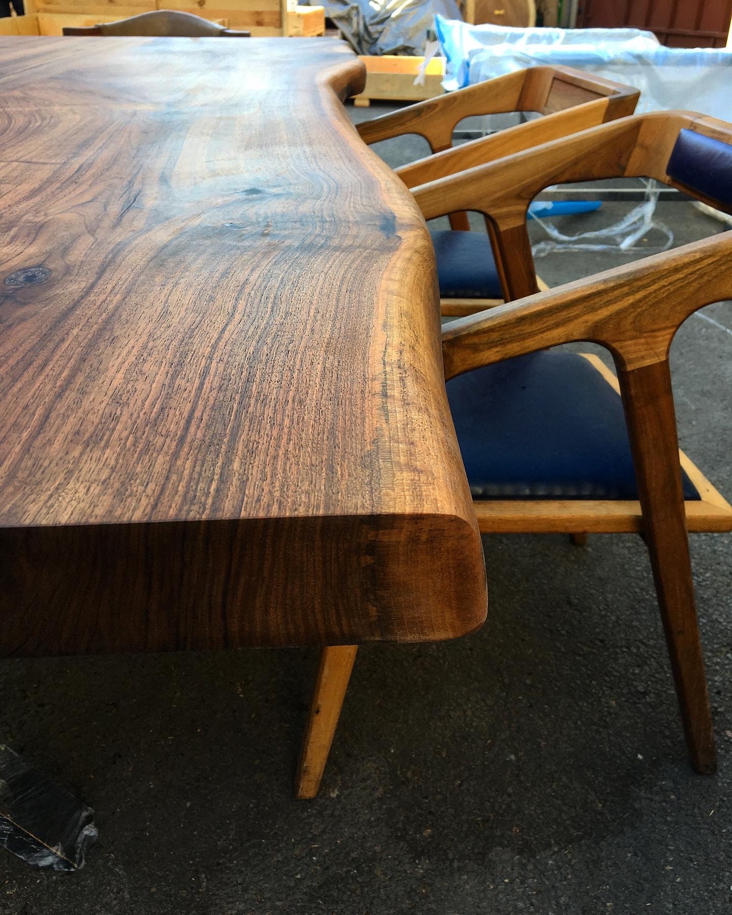 Live edge 2024 small dining table