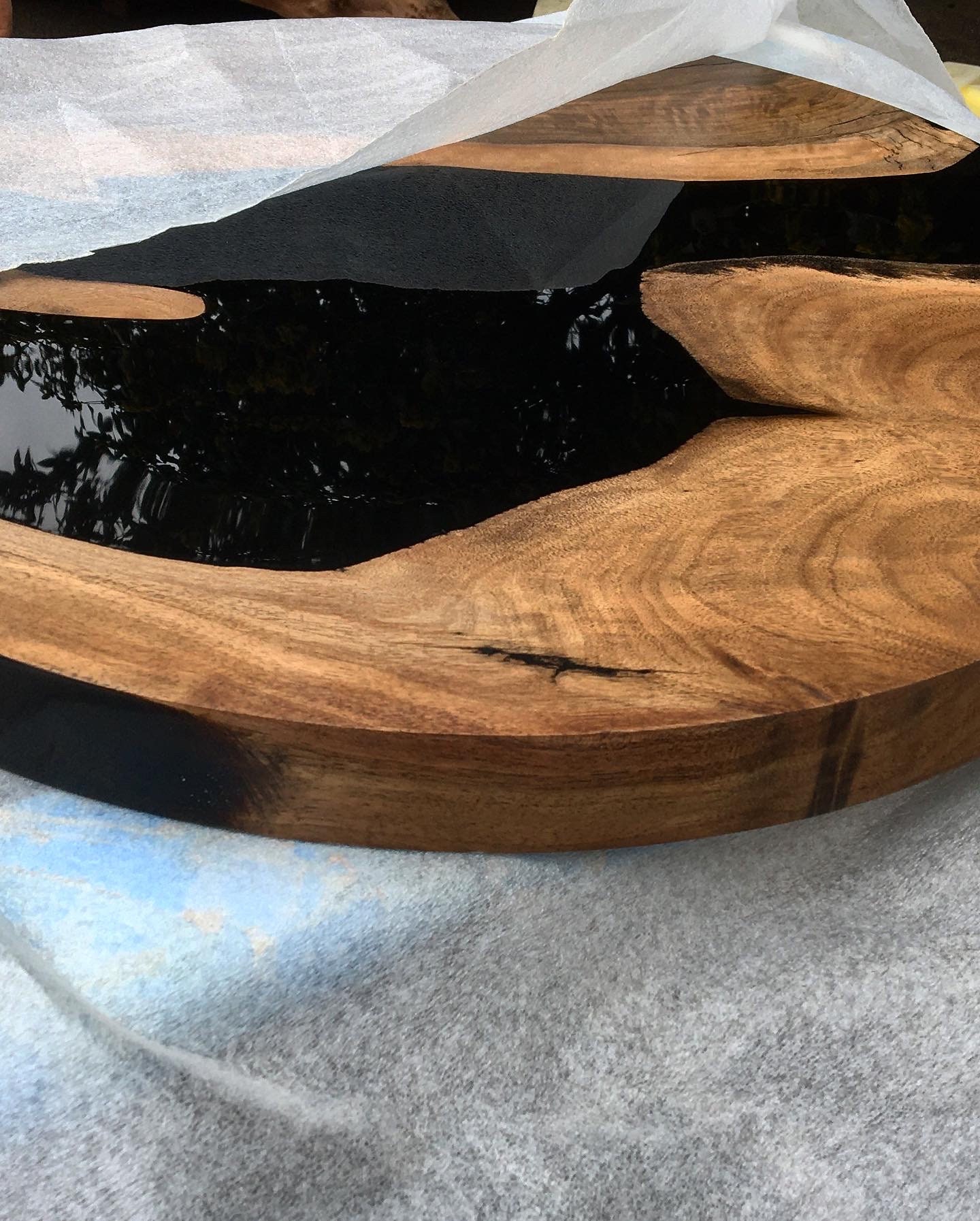 Walnuss Schwarz Epoxy Diamater Rundtisch Live Edge | Etsy