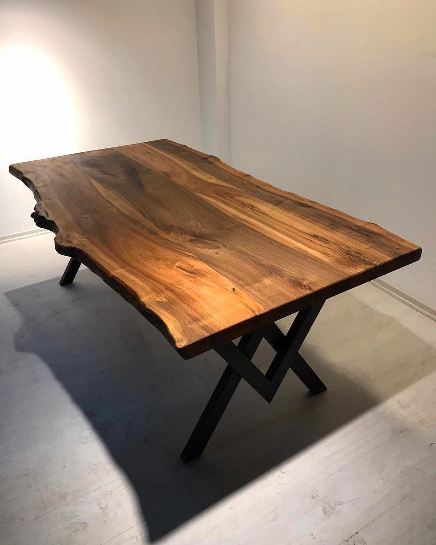 Commande Personnalisée Table en Noyer Brun Foncé - Live Edge Dalle à Manger Basse de Cuisine Bureau 