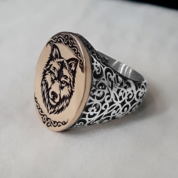 Wolf Silver Signet Ring