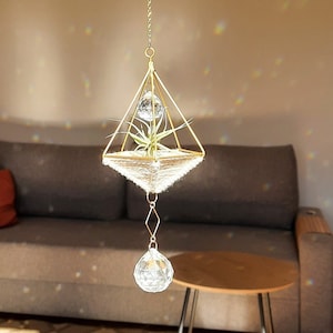 Air Plant Holder Rainbow Maker Crystal Suncatcher Decor, Plant Mom Gift Macrame Plant Hanger Indoor Light Catcher Home Window Decor