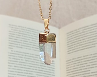 Clear Quartz Crystal Necklace April Birthstone Jewelry Minimalist Gold Chain Necklace with Large Healing Crystal Gift for Her