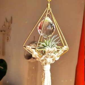 Crystal Suncatcher Air Plant Holder Plant Mom Christmas Gift for Her, Sun Catcher Macrame Plant Hanger Indoor Boho Decor