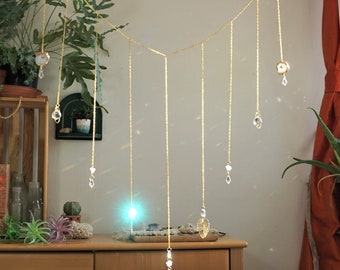 Suncatcher Crystal Garland Wall Hanging Decor, Bedroom Above Bed Window Valance Crystal Aesthetic Room Home Decor Rainbow maker