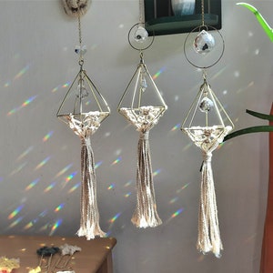 Rainbow Maker Crystal Suncatcher Air Plant Holder Decor, Plant Mom Gift Macrame Plant Hanger Indoor Light Catcher Home Window Decor