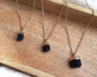 Raw Black Tourmaline Crystal Necklace Witch Gifts for Women Minimalist Chain Necklace Black Tourmaline October Birthstone Necklace