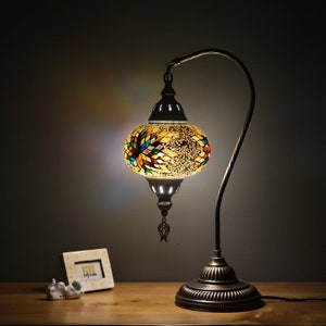 Lampe turque, Lampe de bureau marocaine en mosaïque, Conception d'éclairage de table authentique, Décoration d'intérieur turque, Éclairage traditionnel de la Turquie, Lanterne Istanbul image 9