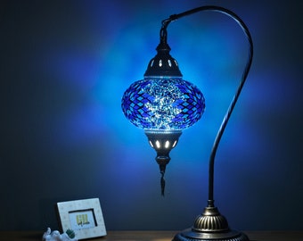 Traditionelle Beleuchtung aus der Türkei, türkische Mosaiklampe, marokkanische Schreibtischlampe, authentisches Tischbeleuchtungsdesign, türkisches Wohndekor, Istanbul Laterne