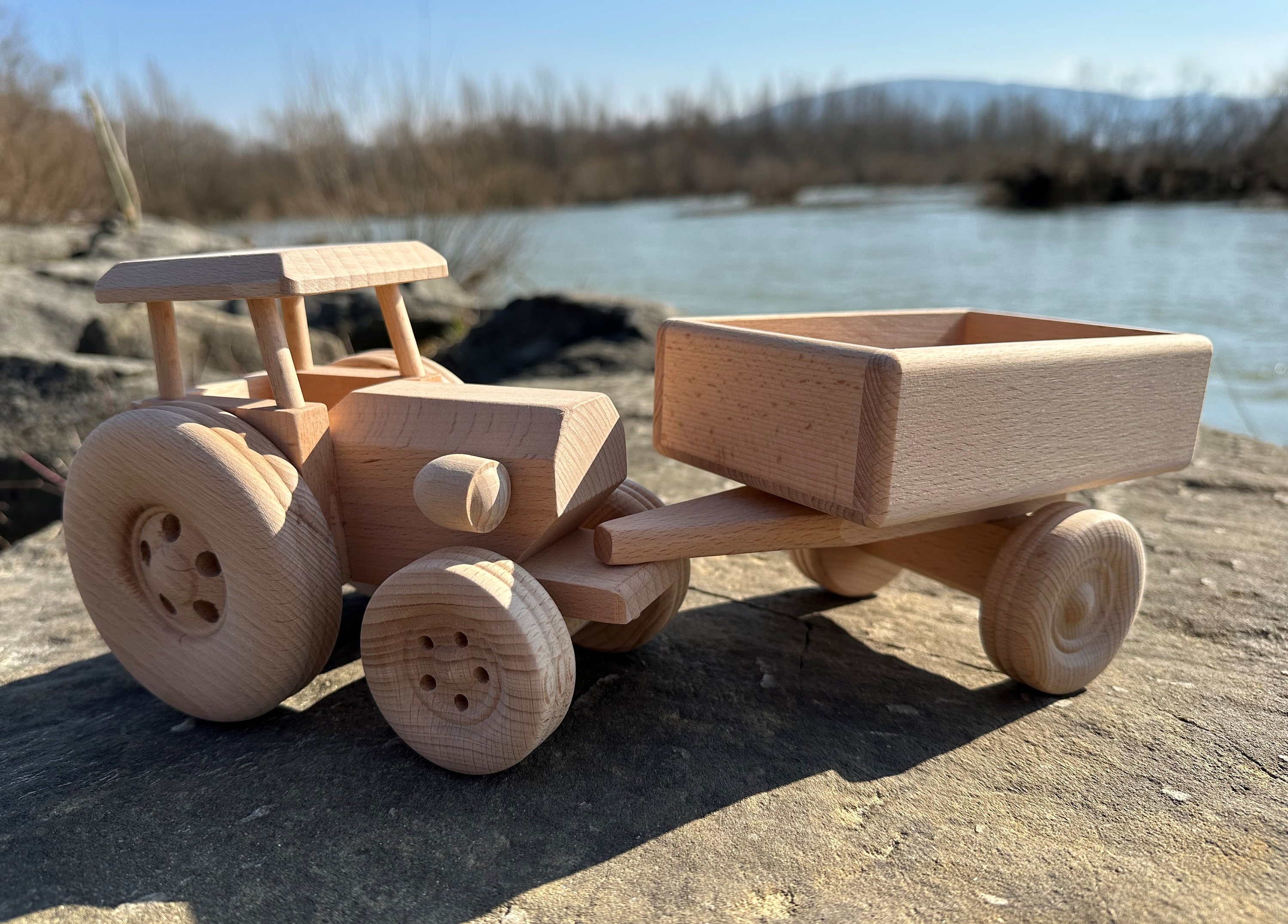 Holztraktor mit Anhänger Öko-Spielzeug für Kinder Geschenk Handarbeit