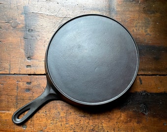 Wagner #7 Cast Iron Skillet w/Heat Ring (Unmarked)