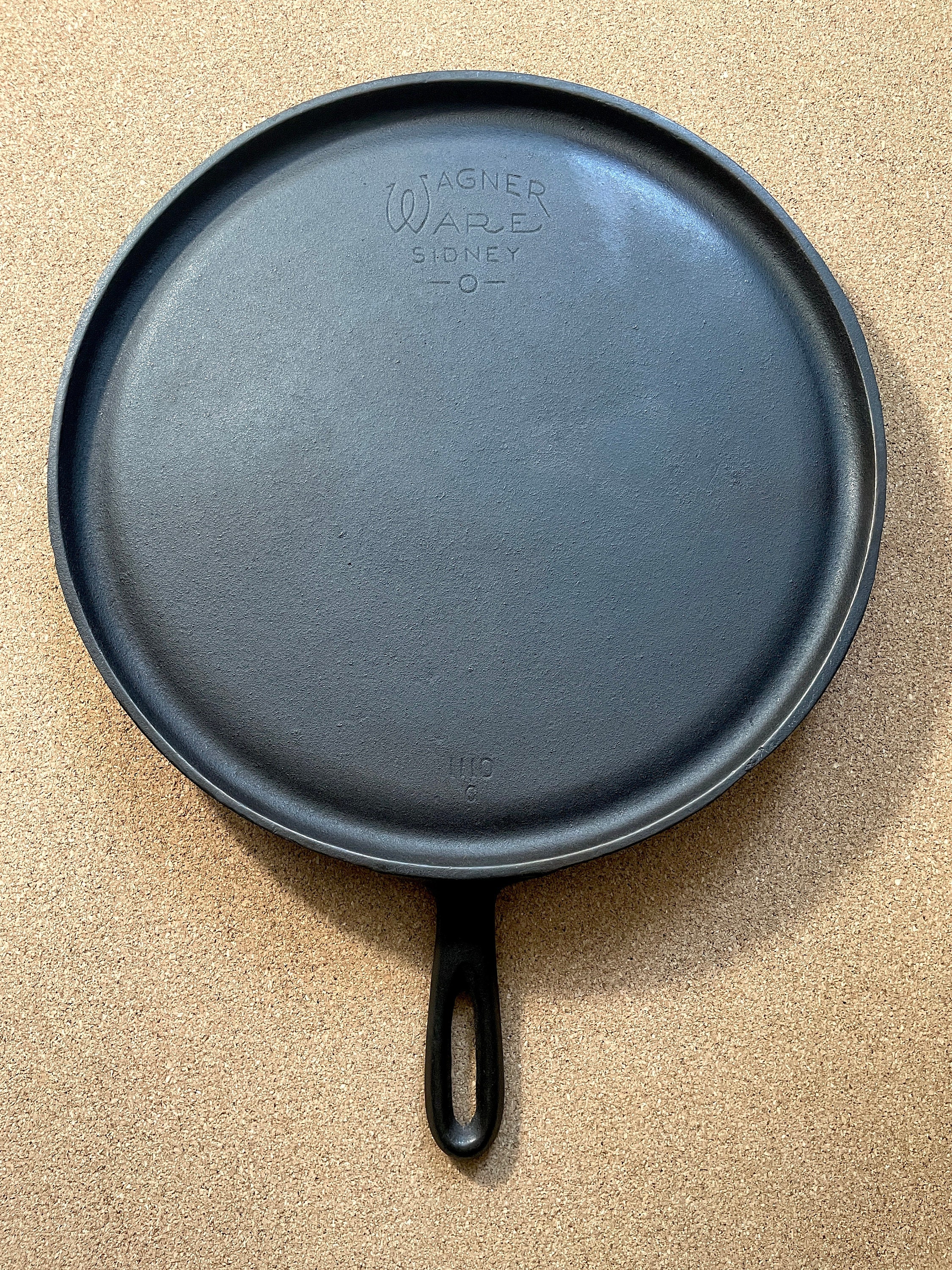 1930's Wagner Ware #9 Cast Iron Round Griddle, 1109 B – Cast