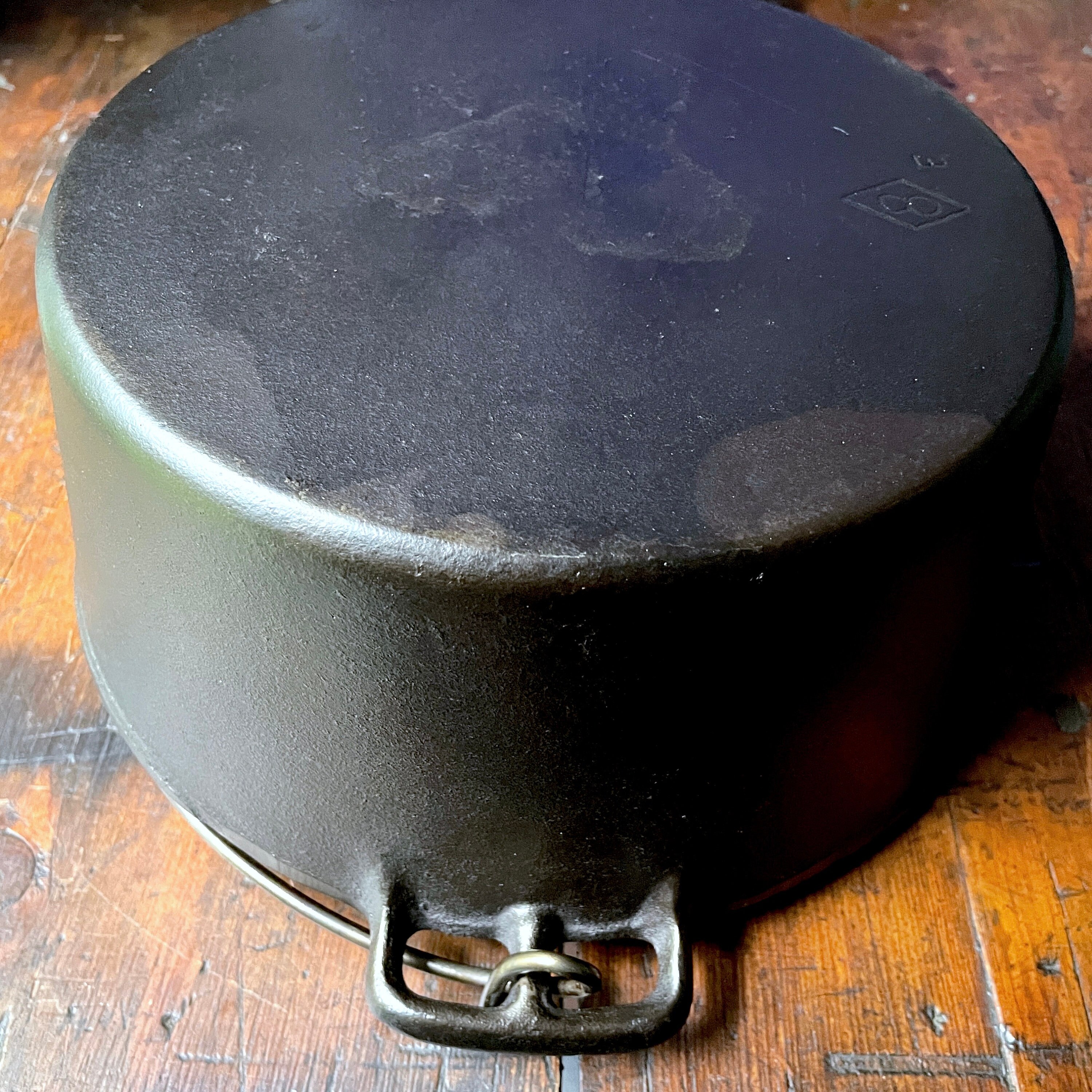 Chicago Hardware Foundry 8 Cast Iron Dutch Oven W/pyrex Lid Etsy