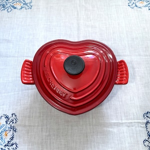Le Creuset Cast-Iron Heart-Shaped Dutch Oven