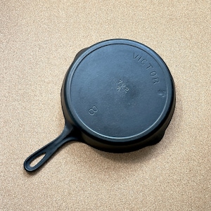 Griswold Victor #8 Cast Iron Skillet