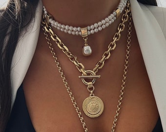 Gold toggle necklace, gold royal coins necklace, pearls collar necklace,gold and pearl choker,lion necklace.