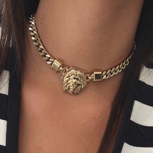 Statement choker. lion women necklace, lion chunky choker, vintage lions necklace, vintage link chain choker, gold trendy choker