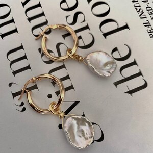 Pearls earrings, gold and pearls earrings, twisted hoops earrings, image 3