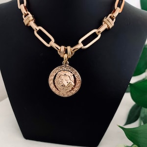 Women lion necklace, statement necklace, chunky link chain necklace, lion charm chunky necklace, vintage chunky lion jewelry