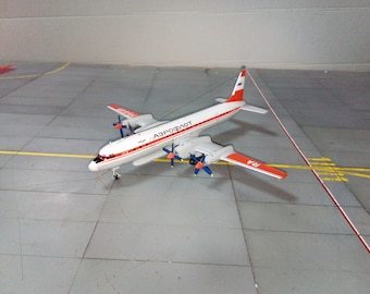 Modelo de avión Il-18 de resina hecho a mano: escala 1/200