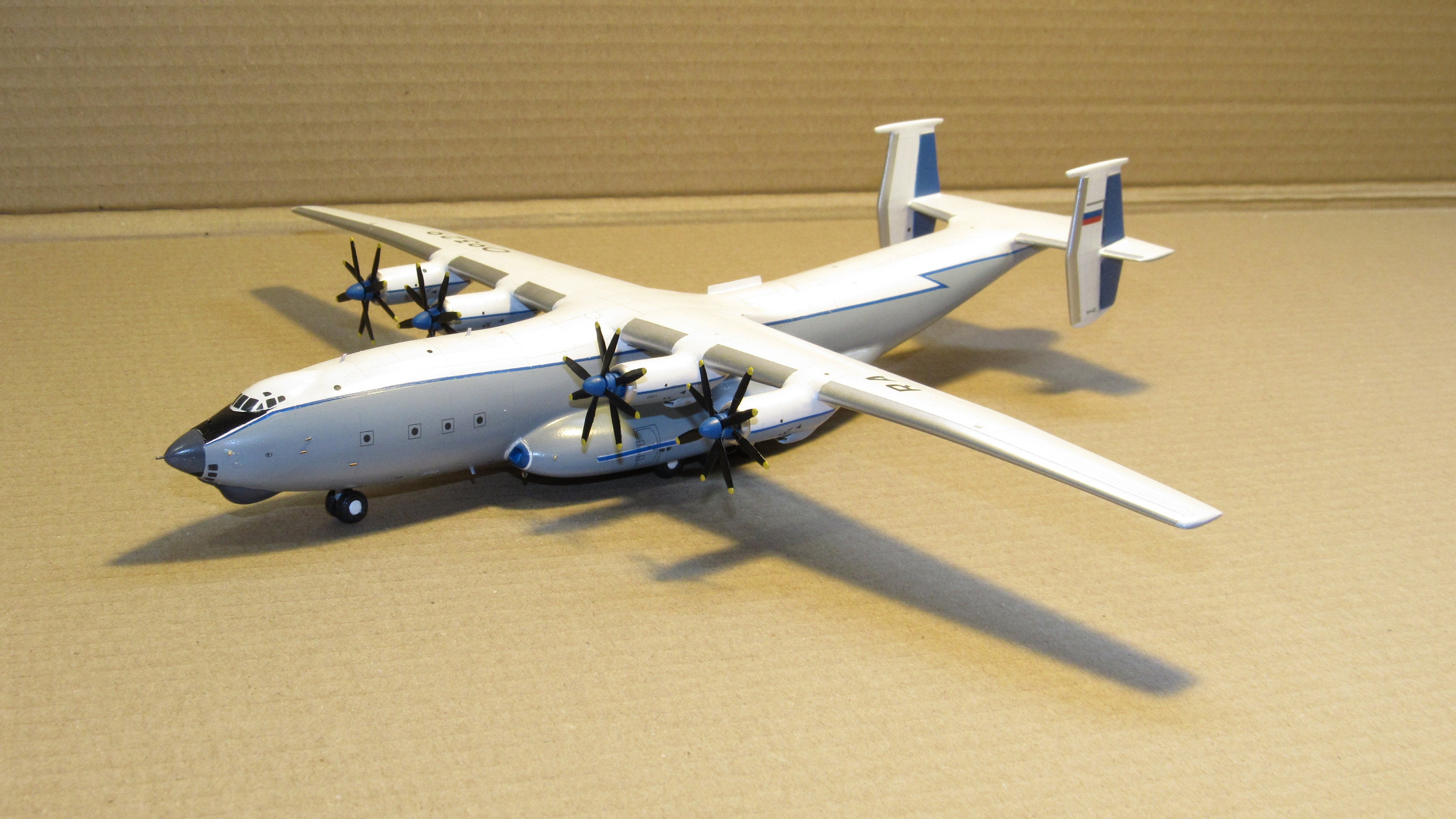 アントノフ An-22「アンテイ」モデル：1/200スケール、スクラッチ