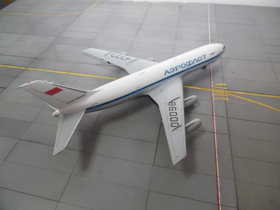 Ilyushin Il-86 Model Airplane: Aeroflot Livery, 1/200 Scale - Etsy