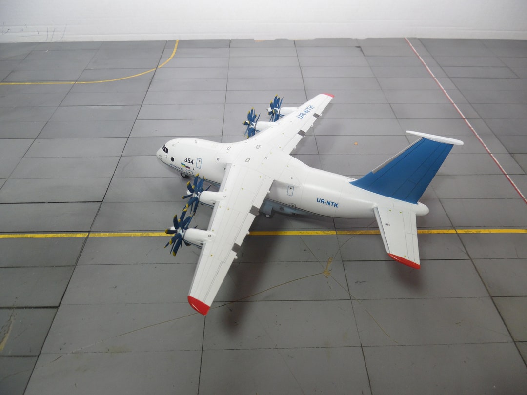 Antonov An-72-Amodel plastic scale model kit in 1:144 scale (amodel