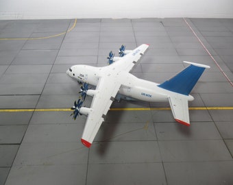 Modelo Antonov An-70 de madera hecho a mano: regalo de aviación a escala 1/200