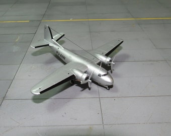 Modelo de Douglas DC-5 escala 1\200.