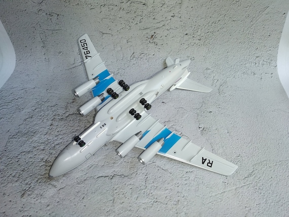 Model of Il-82. Airborne Command Post/communications Relay