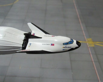 Dreamchaser with booster 1/200 scale
