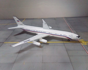 Modelo de avión Ilyushin Il-96-400: escala 1/200, diseño personalizado