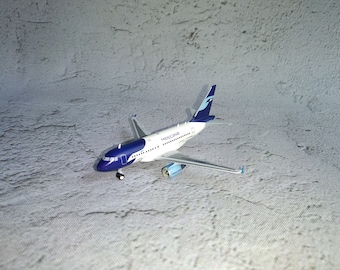 Maqueta del A318 Mexicana en escala 1-400