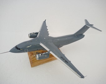 Maqueta del An-178 a escala 1:100. Una buena adición a tu colección.
