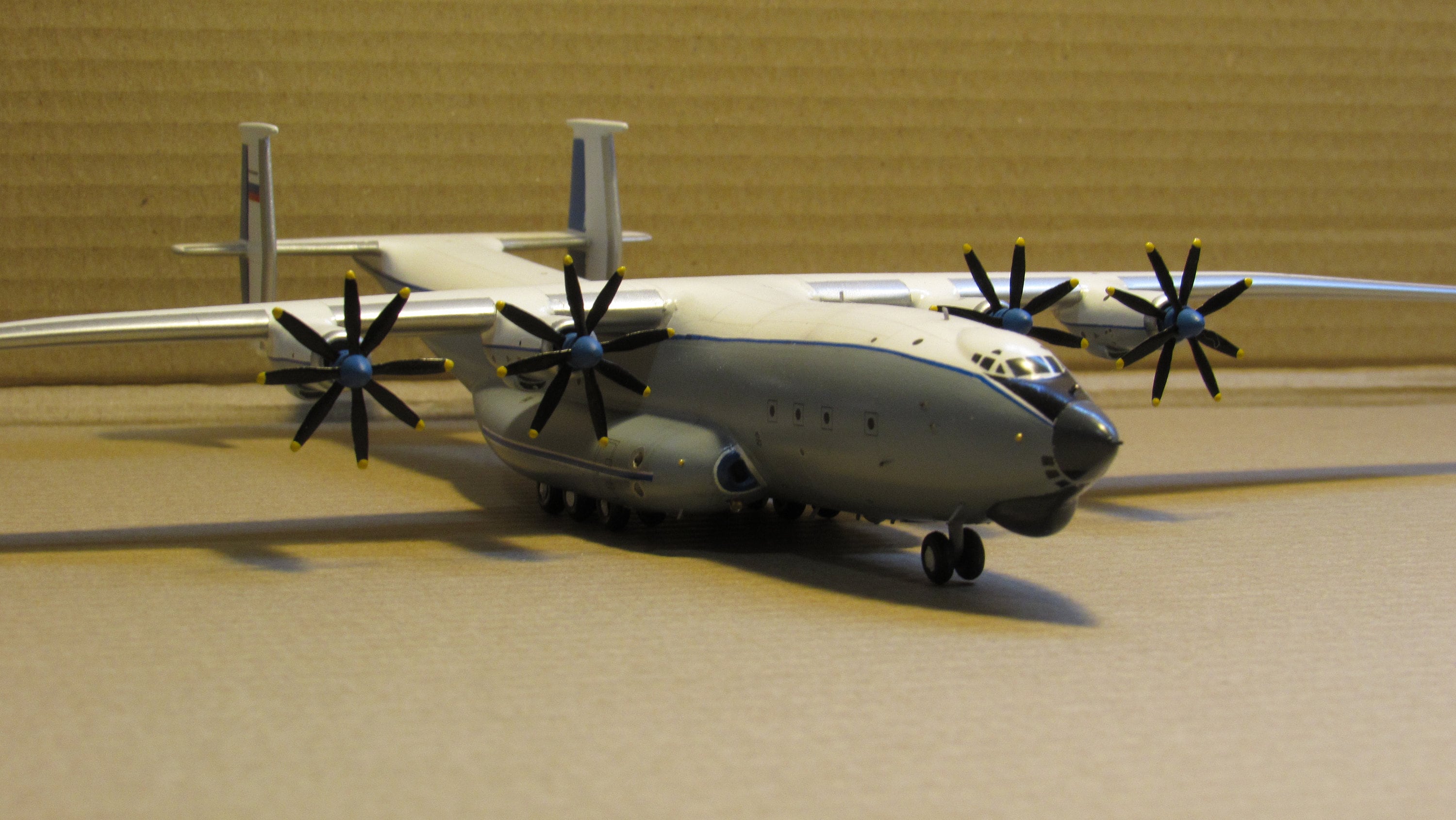 アントノフ An-22「アンテイ」モデル：1/200スケール、スクラッチ
