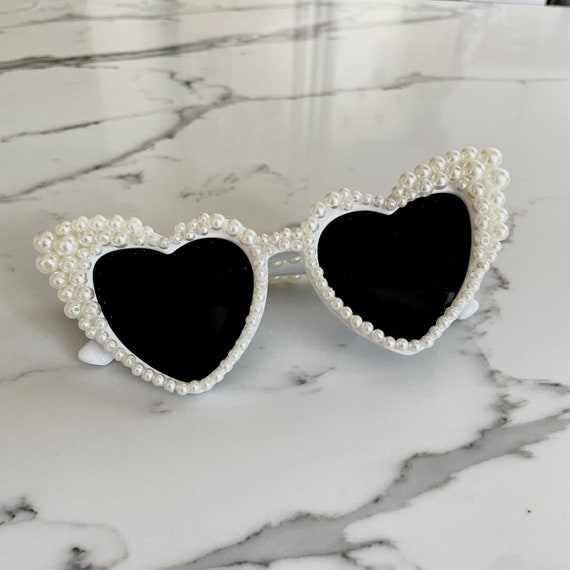 White Pearl Beaded Heart Sunglasses Bride - Etsy display picture 1