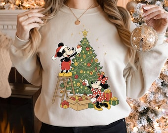 Sudadera retro de Mickey y Minnie bajo el árbol de Navidad, sudadera navideña de Disney Mouse, camiseta navideña para parejas de Disney, camiseta de Disneyland