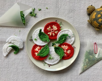 Tomate mit Mozzarella und Basilikum - Insalata Caprese gehäkelt für die Kinderküche