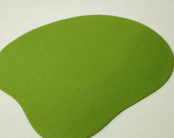 Single green felt play mat as an addition - stable and creative in play - felt mat