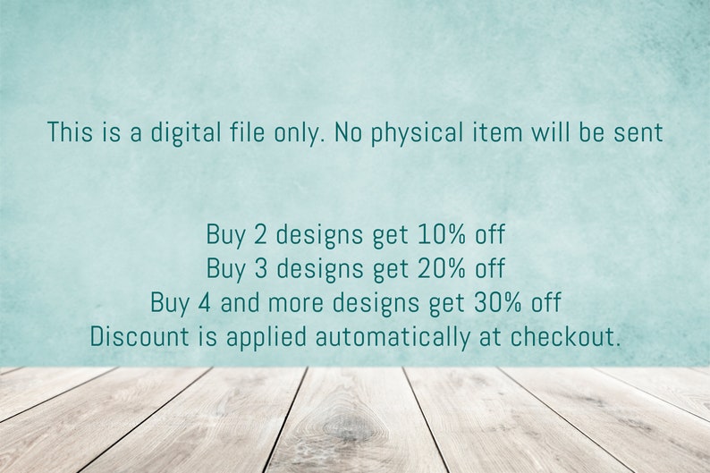 Puede incluir: Texto sobre un fondo azul con un suelo de madera en primer plano. El texto dice: "Este es un archivo digital solamente. No se enviar&aacute; ning&uacute;n art&iacute;culo f&iacute;sico. Compra 2 dise&ntilde;os y obt&eacute;n un 10% de descuento. Compra 3 dise&ntilde;os y obt&eacute;n un 20% de descuento. Compra 4 o m&aacute;s dise&ntilde;os y obt&eacute;n un 30% de descuento. El descuento se aplica autom&aacute;ticamente al finalizar la compra."