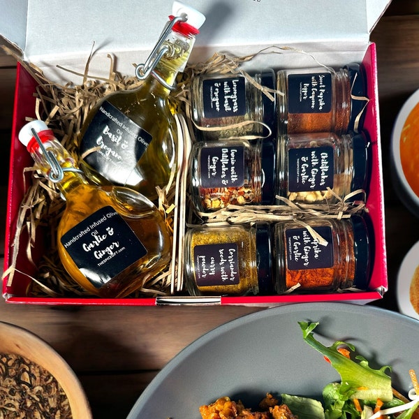 Thespicegift-Nouveau Spice Set- Extra Infused Virgin Olive Oil  - 2 Infused Olive Oil with 6 Seasoning Spice Mixes.